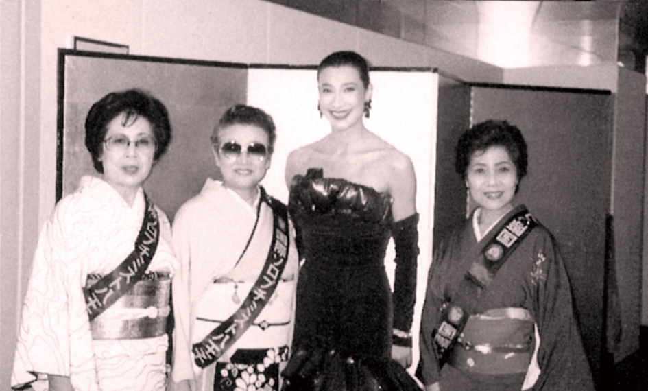 歴史チャリティー前田美波里